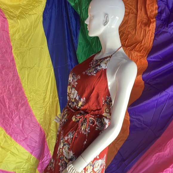 Size L mannequin is small and does not show the size well. - Picture 2 of 3